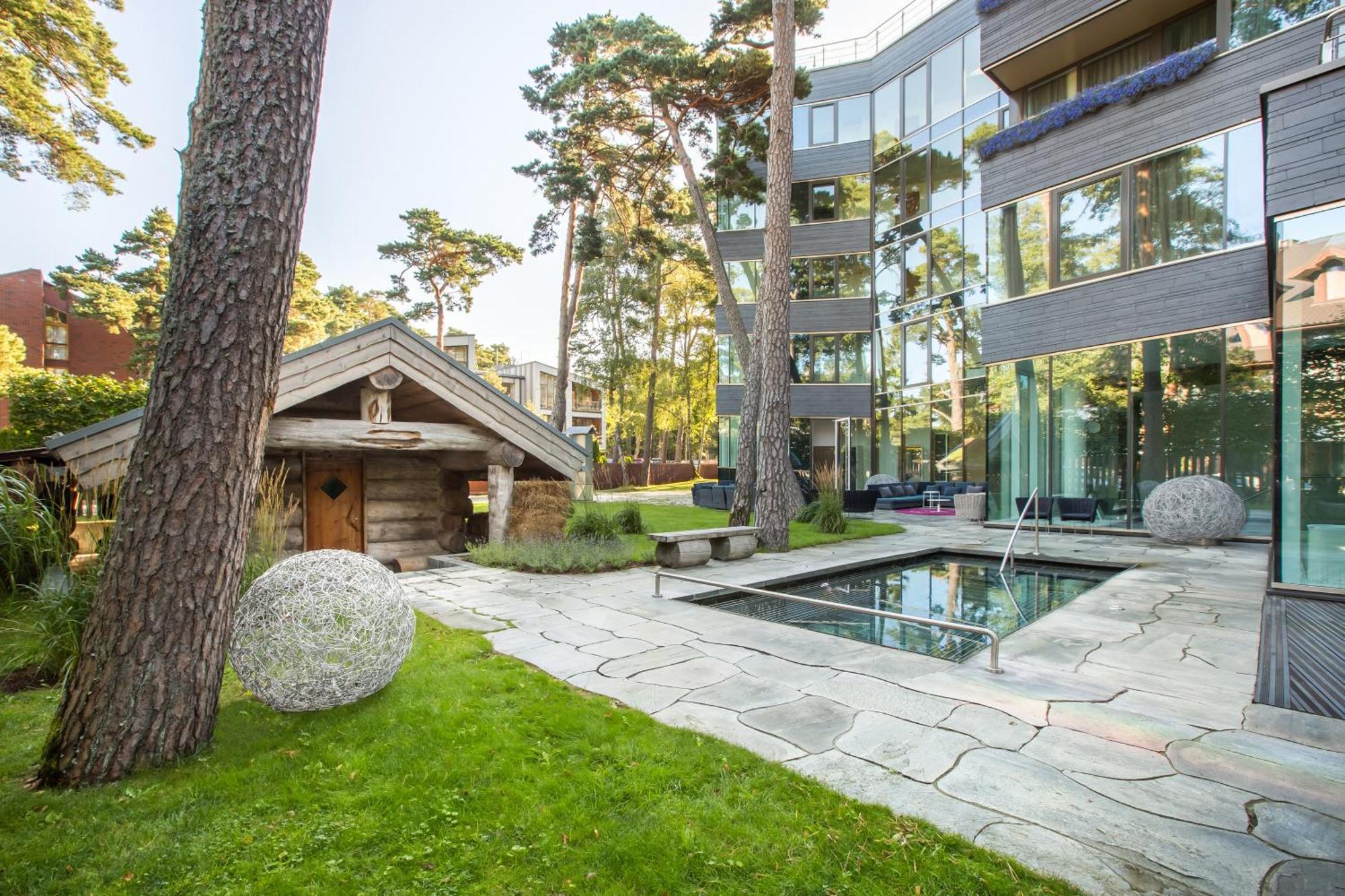 Palanga Life Balance Spa Hotel Exterior photo The hotel's garden