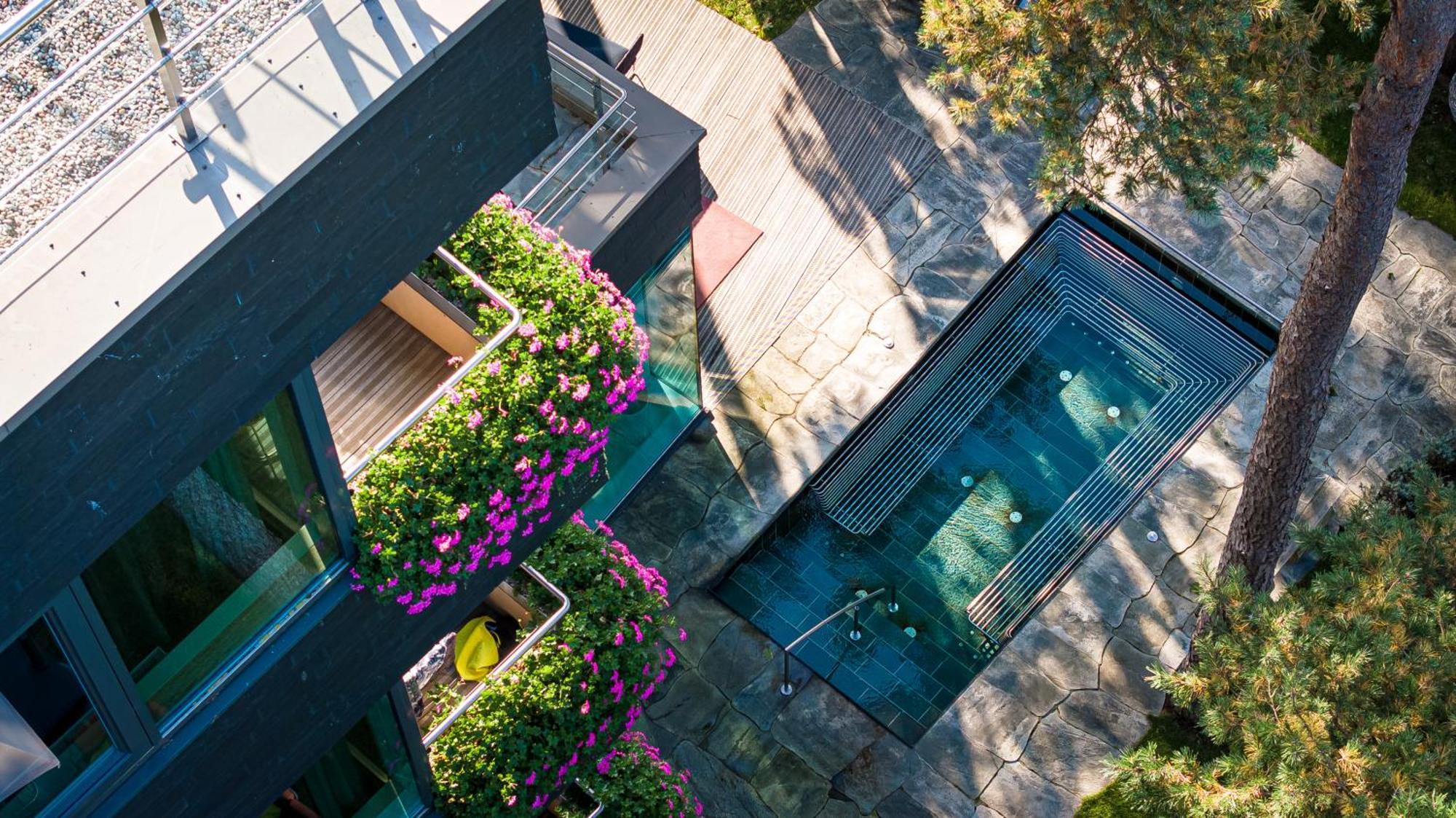 Palanga Life Balance Spa Hotel Exterior photo The glass floor of the observation deck