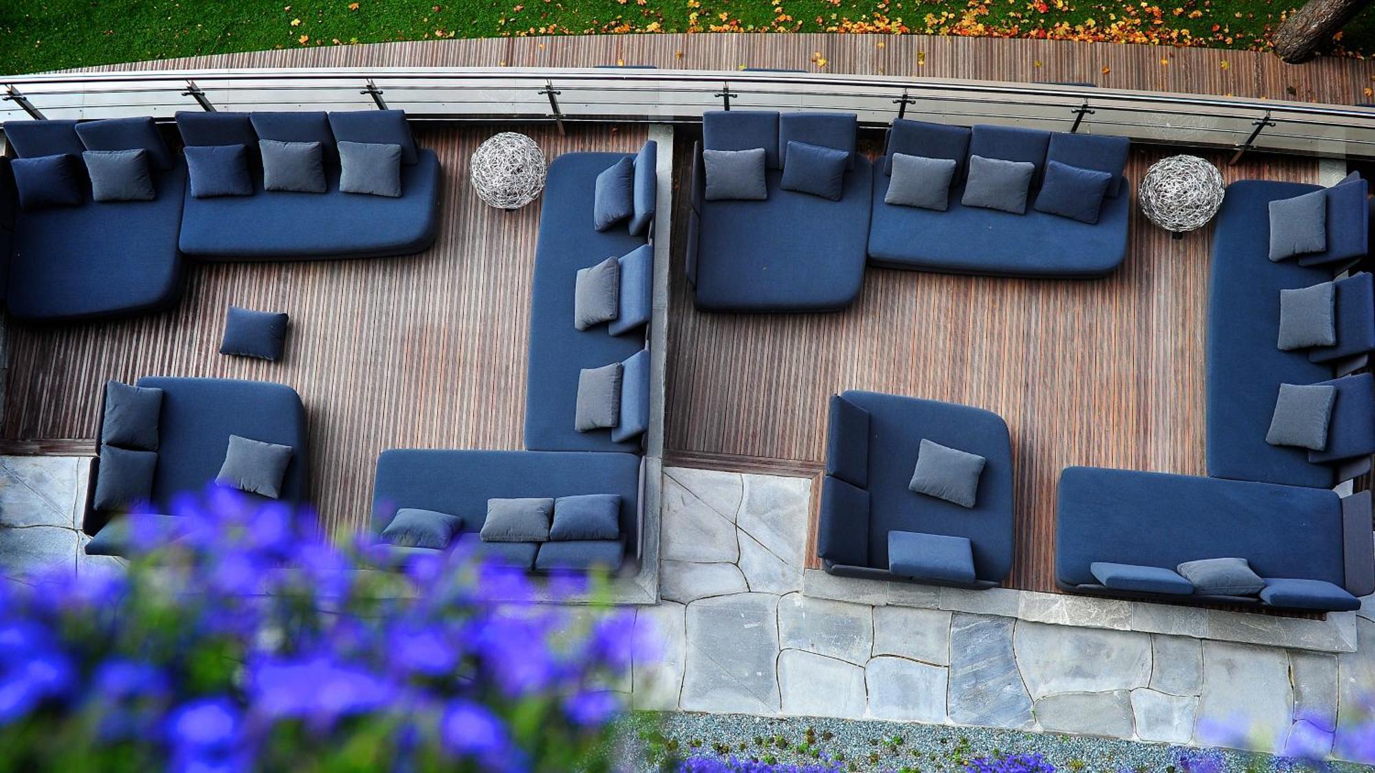 Palanga Life Balance Spa Hotel Exterior photo Outdoor furniture